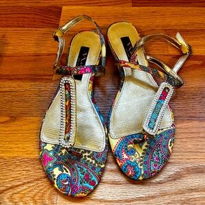Nina Like New w/Box Rhinestone Thong Style Sandals w/Paisley Pink, Blue